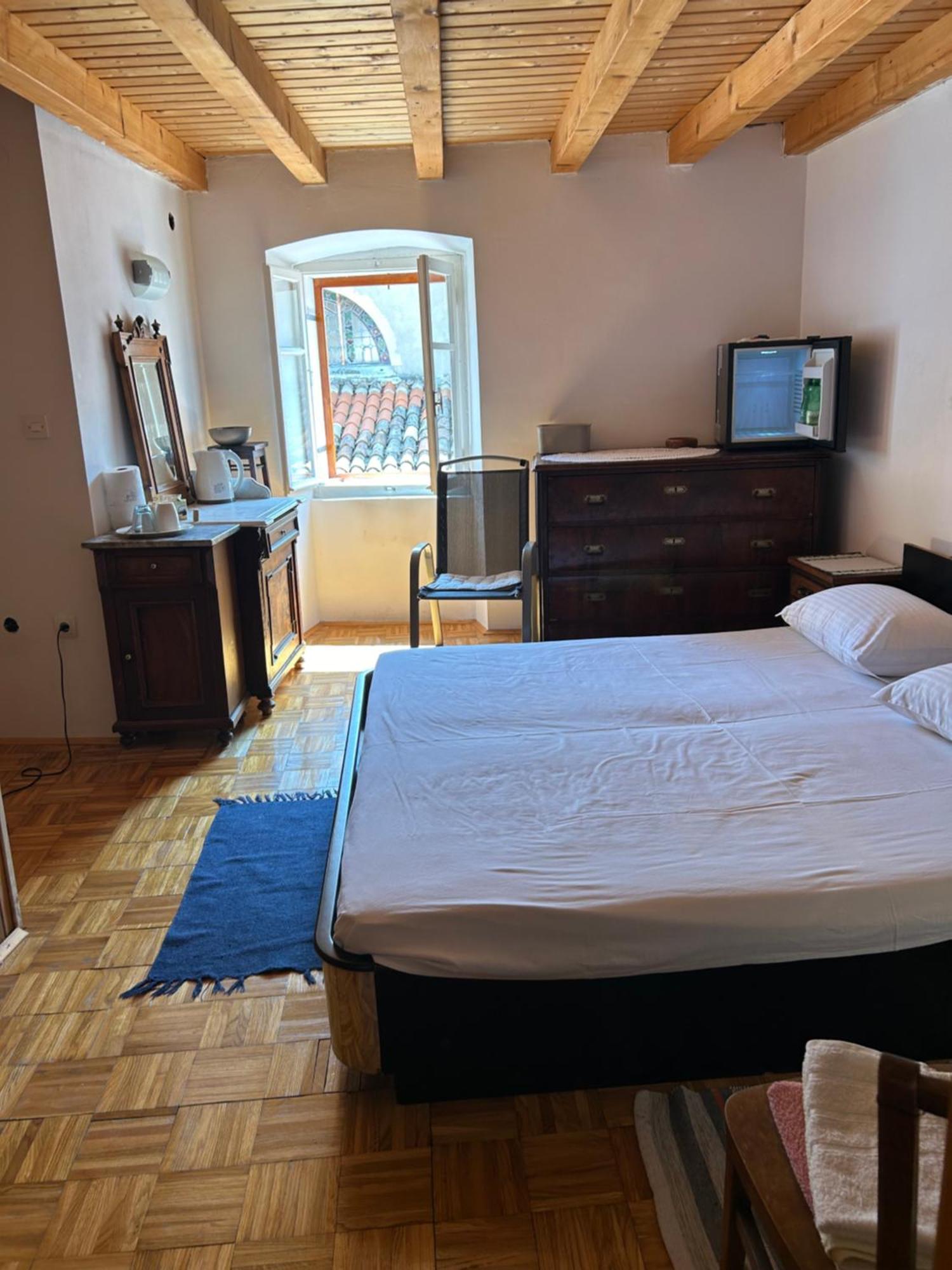 Nice Room - Centar Cres Exterior photo
